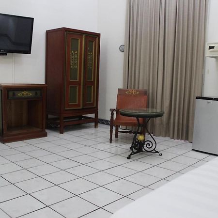 Hotel Concierge Plaza Colima Bagian luar foto