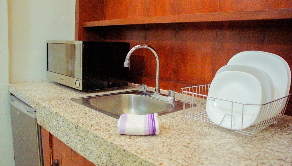 Hotel Concierge Plaza Colima Bagian luar foto