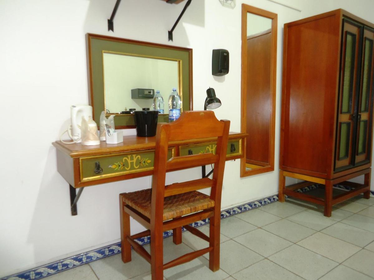 Hotel Concierge Plaza Colima Bagian luar foto