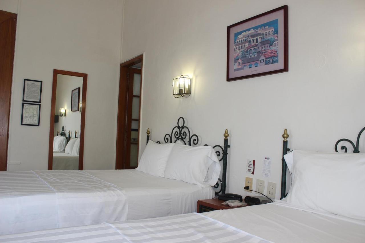 Hotel Concierge Plaza Colima Bagian luar foto