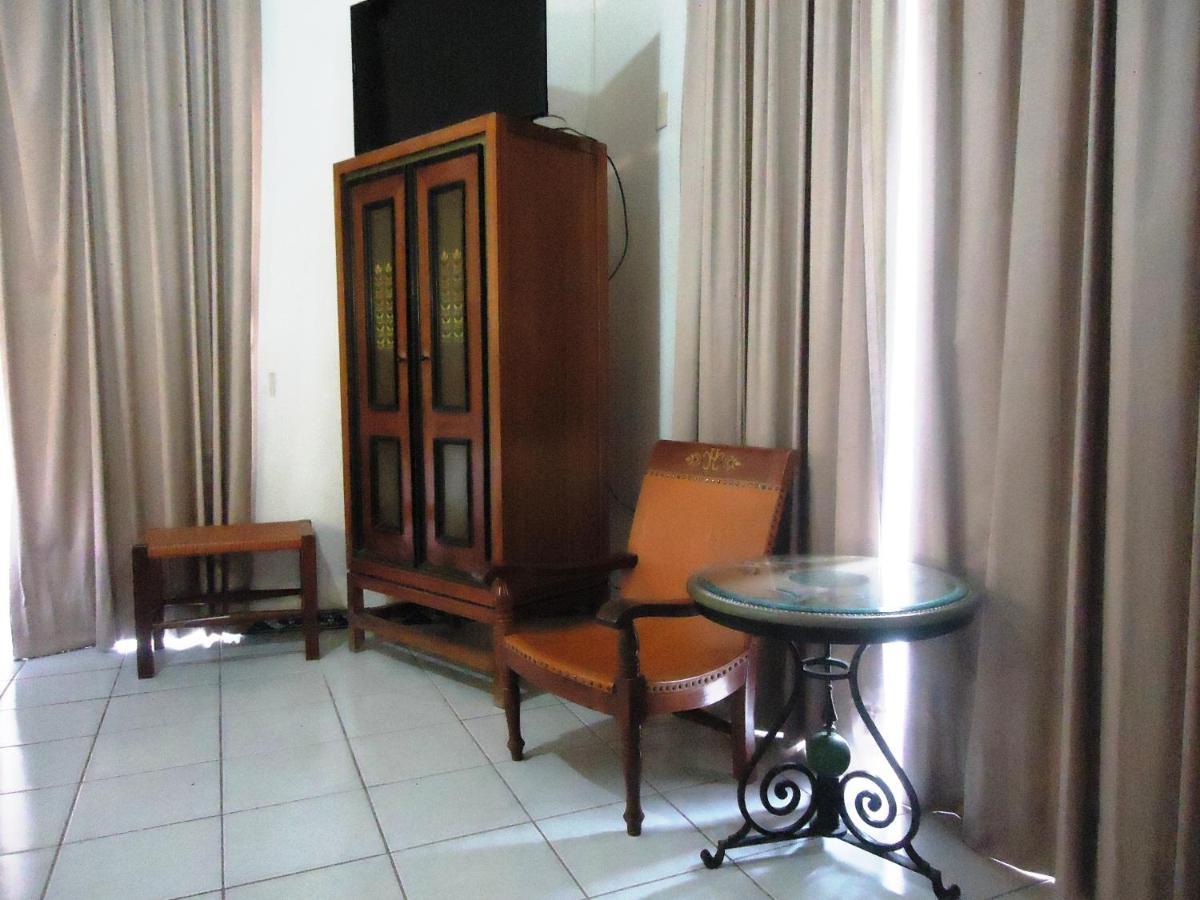 Hotel Concierge Plaza Colima Bagian luar foto