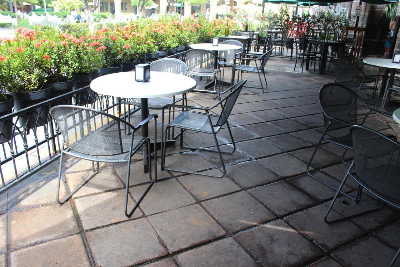 Hotel Concierge Plaza Colima Bagian luar foto