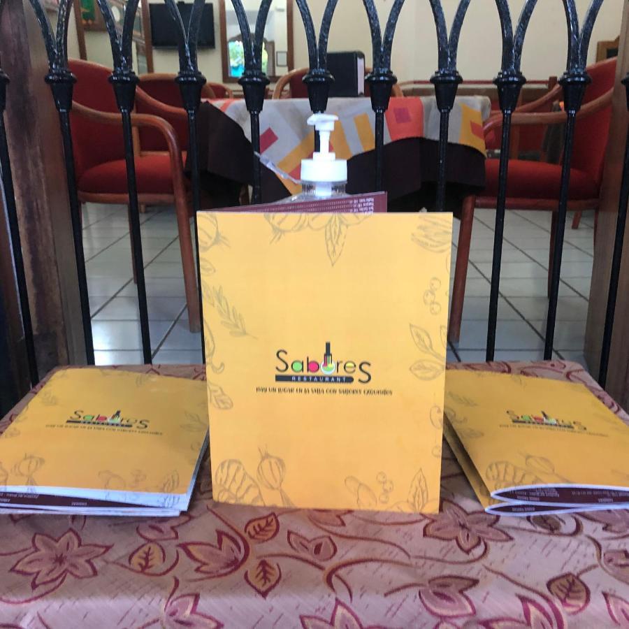 Hotel Concierge Plaza Colima Bagian luar foto