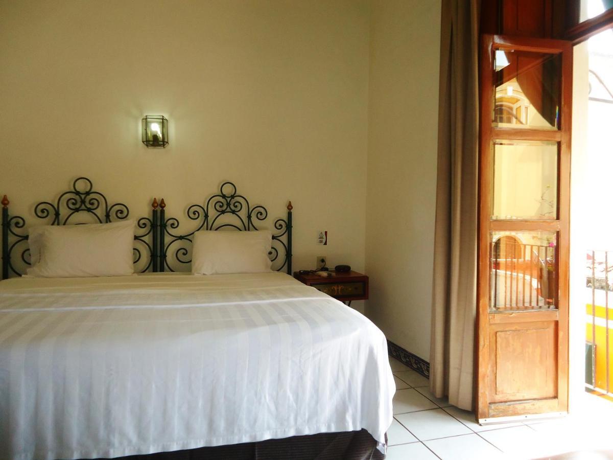 Hotel Concierge Plaza Colima Bagian luar foto