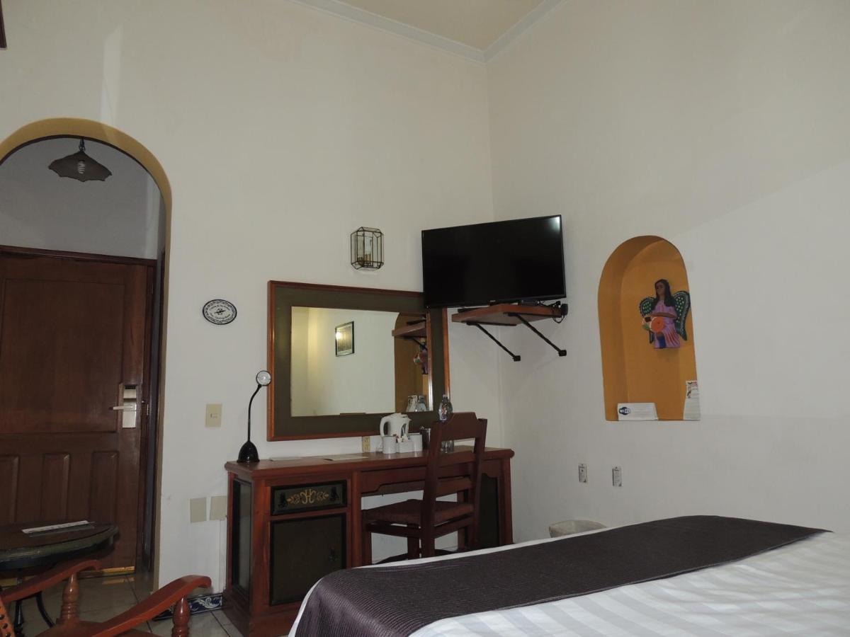 Hotel Concierge Plaza Colima Bagian luar foto