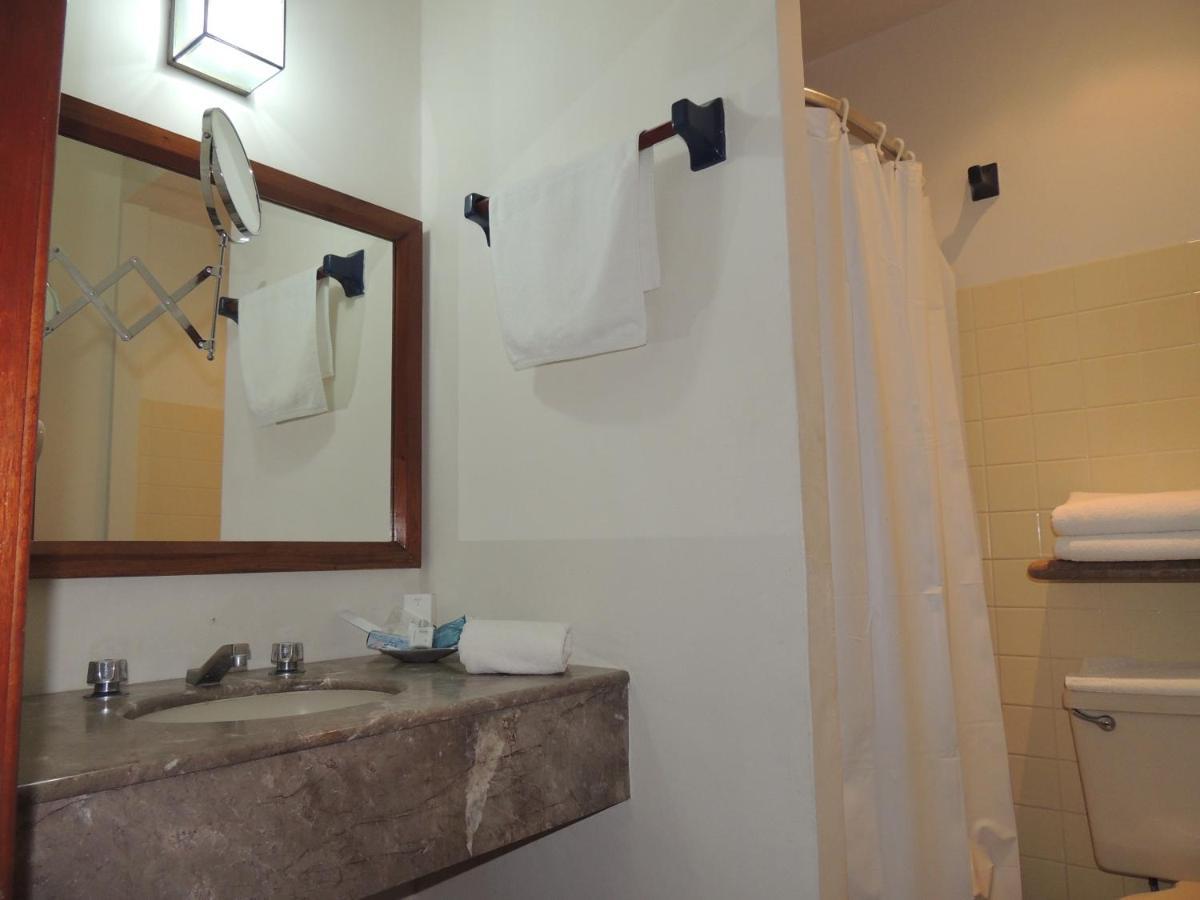 Hotel Concierge Plaza Colima Bagian luar foto