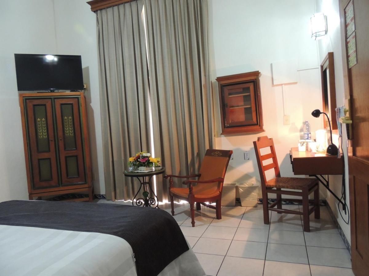 Hotel Concierge Plaza Colima Bagian luar foto